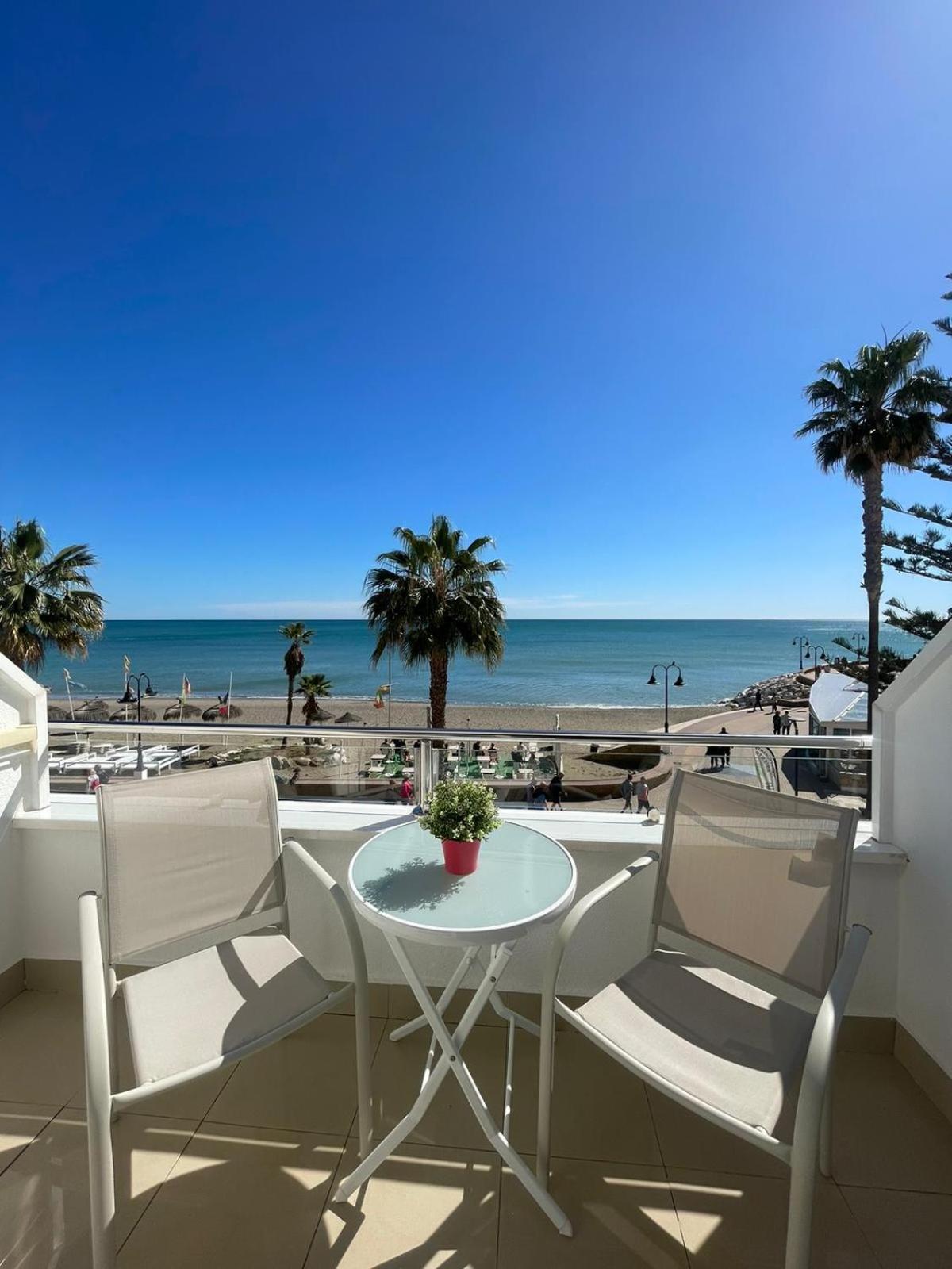 Roca Chica. Studio - First Line Beach Torremolinos Exterior foto