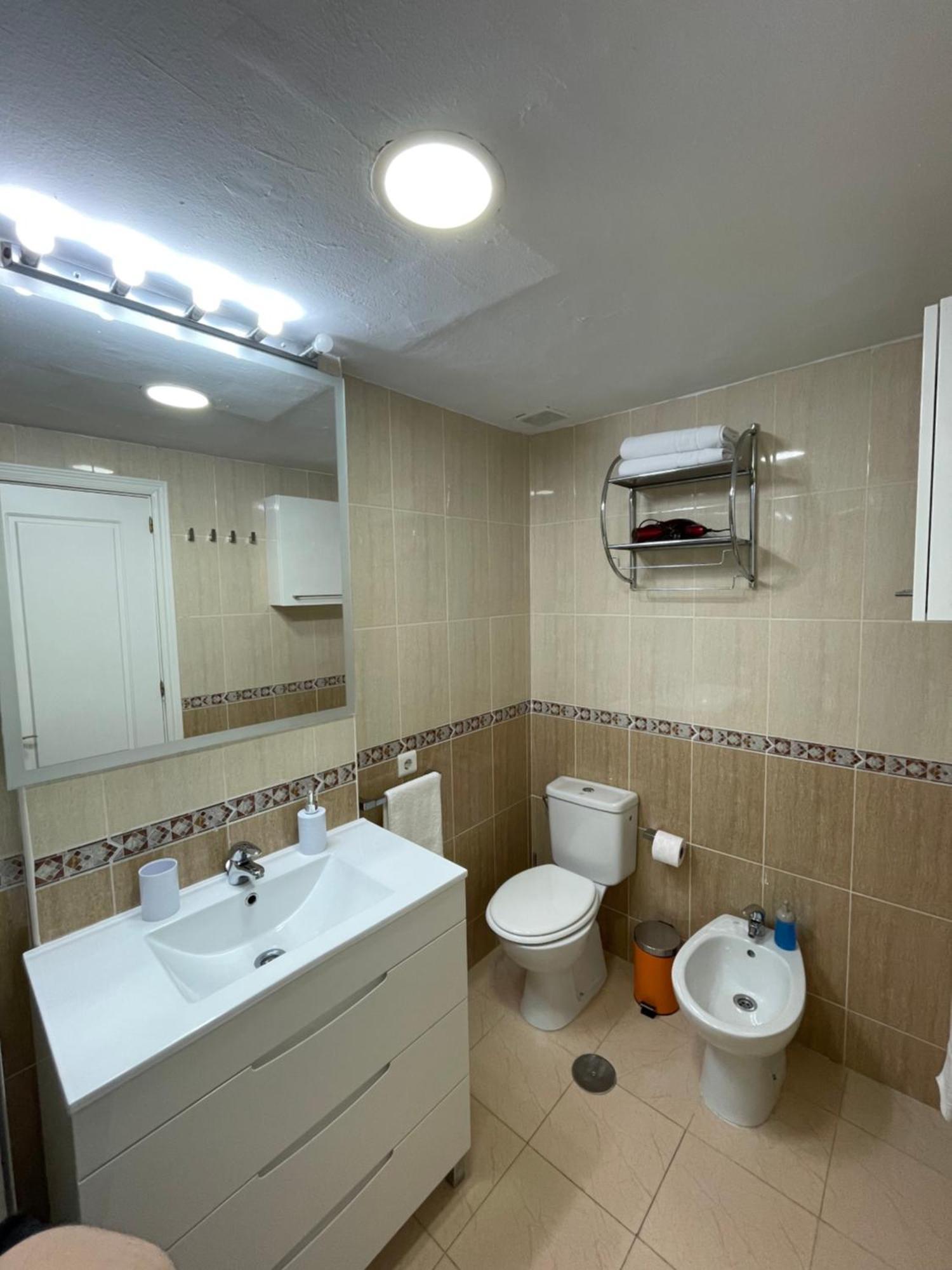 Roca Chica. Studio - First Line Beach Torremolinos Exterior foto